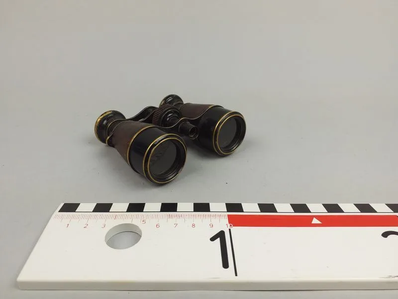 Původní evidenční fotografie dalekohledu s měřítkem